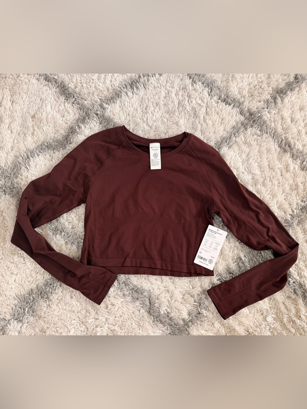 NWT Athleta MOMENTUM SEAMLESS
2.0 CROP TOP - Women’s Size M